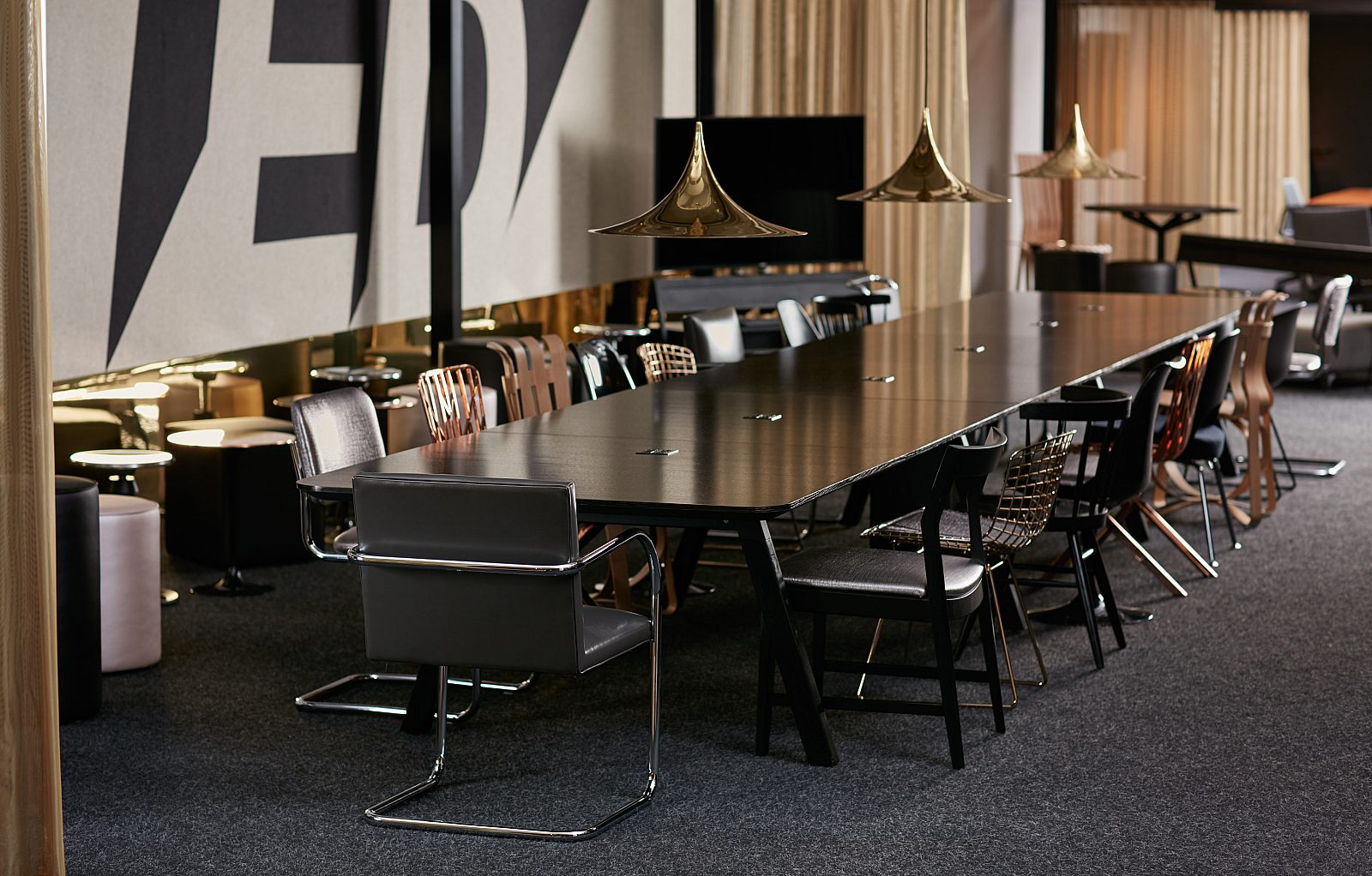 Knoll RU Sawhorse Table 03 environmental